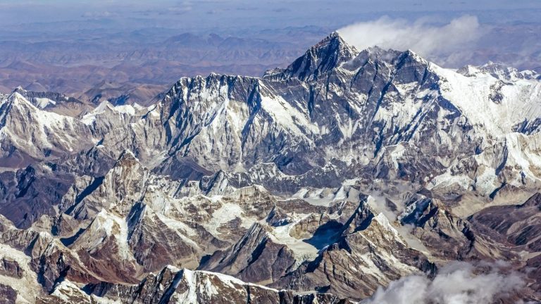 American climber dies on Everest