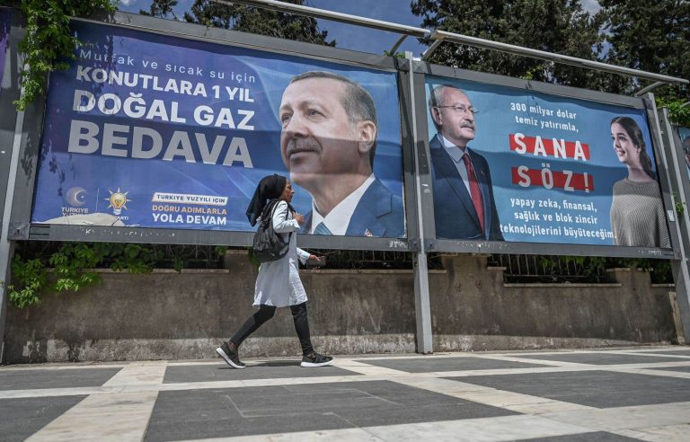 an opponent of Erdogan throws in the towel, three days before the election