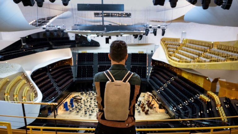 At the Philharmonie de Paris, vibrating backpacks for the deaf and hard of hearing