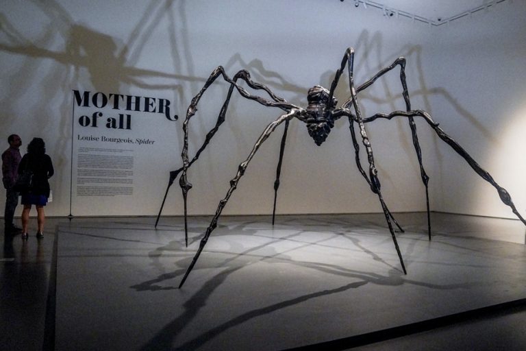 Auctions in New York |  A sculpture by Louise Bourgeois sold for more than 32 million US