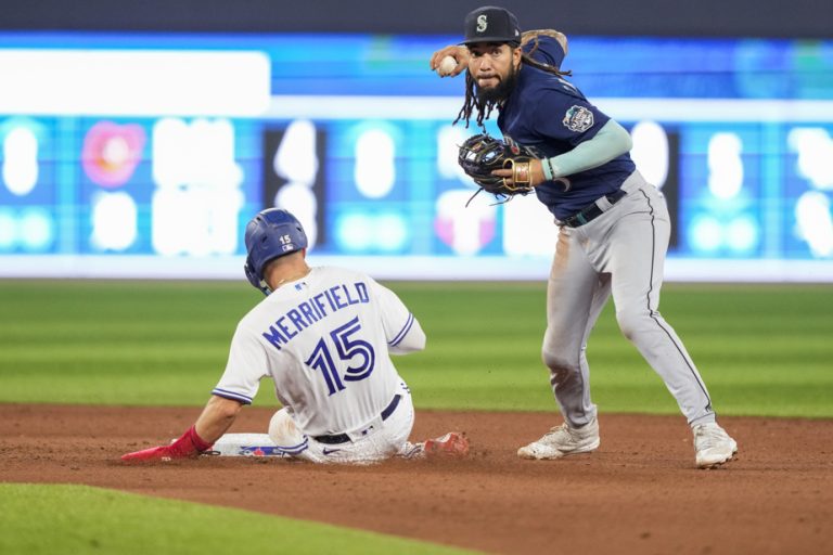 Blue Jays beaten in extra innings by Mariners