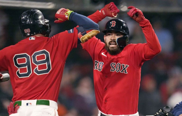 Blue Jays defeated 7-6 by Red Sox