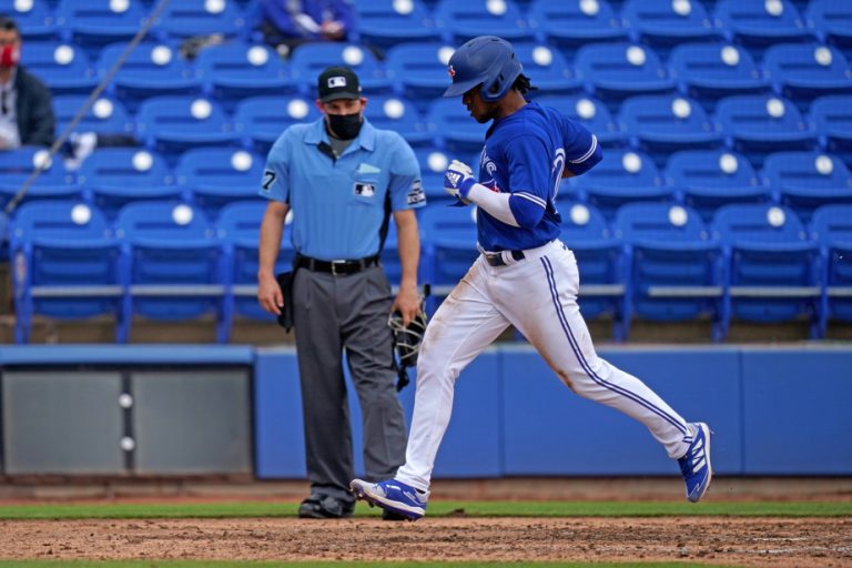 Blue Jays recall Quebecer Otto Lopez