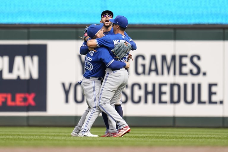 Blue Jays shut out Twins to win series