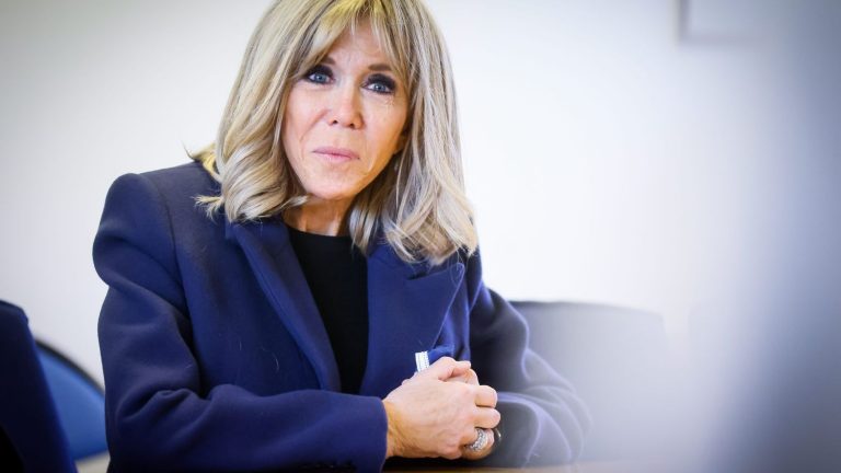 Brigitte Macron denounces “the cowardice, the stupidity and the violence” of the attackers of her great-nephew