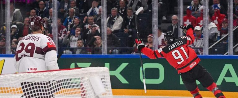 Canada wakes up in third, advances to final