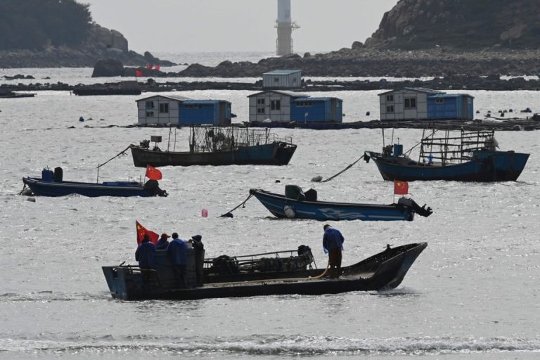 Chinese fishing vessel capsizes, 39 people missing