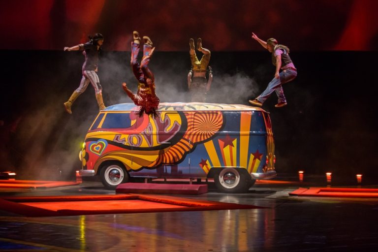 Cirque remains in the saddle in Vegas