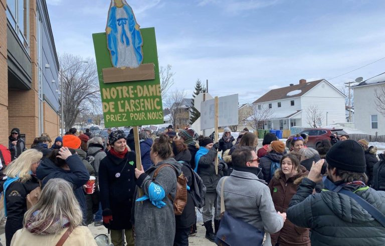 Citizens demonstrate to demand better air quality in Rouyn-Noranda