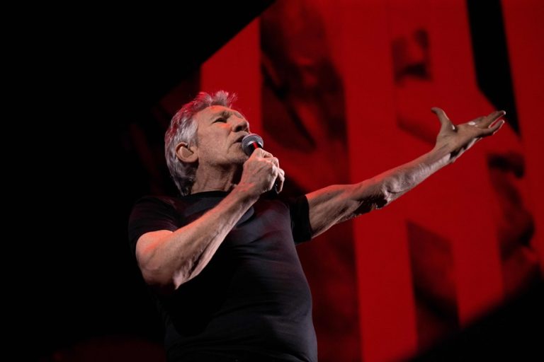 Concert in Berlin |  Investigation into alleged provocations by Roger Waters