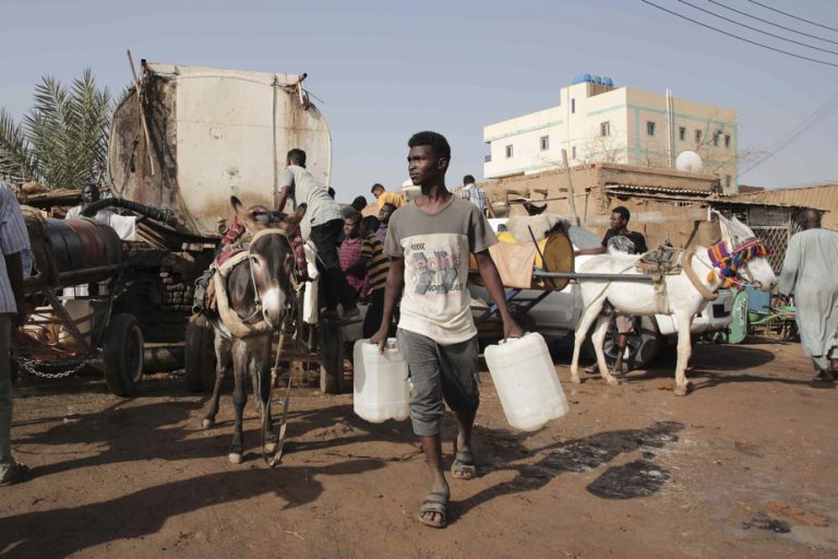 Conflict in Sudan |  Civilians urged to arm themselves as fighting continues