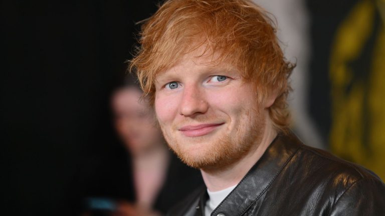 Ed Sheeran releases a new album, more intimate and acoustic