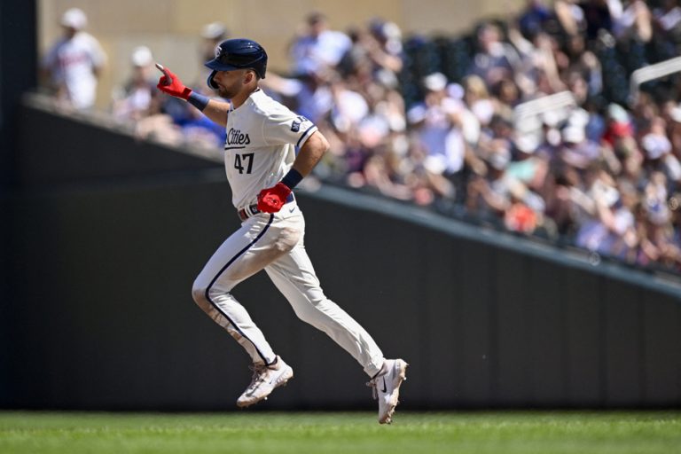 Édouard Julien hits a home run and drives in two runs in a win for the Twins