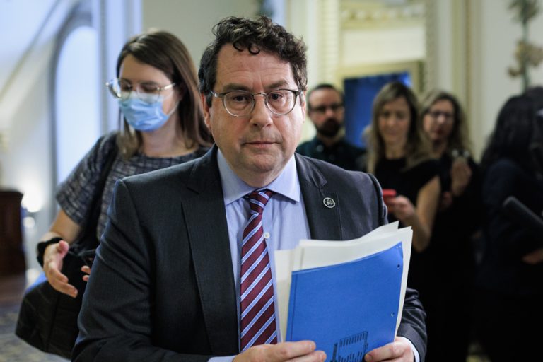 Educational Reform |  Drainville tightens the screws on school service centers