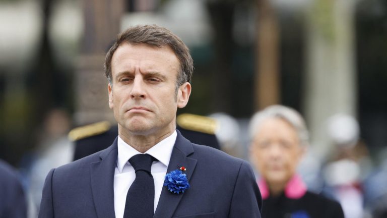 Emmanuel Macron rekindled the flame of the unknown soldier on the occasion of the 78th anniversary of the victory of the allies