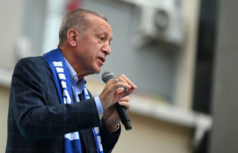 Erdogan prays at Hagia Sophia ahead of decisive ballot