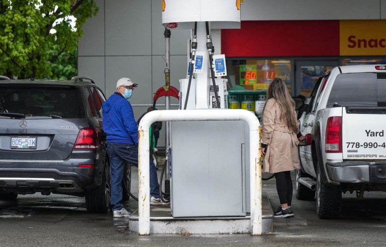 Fears of gas price increases in Canada due to the economy