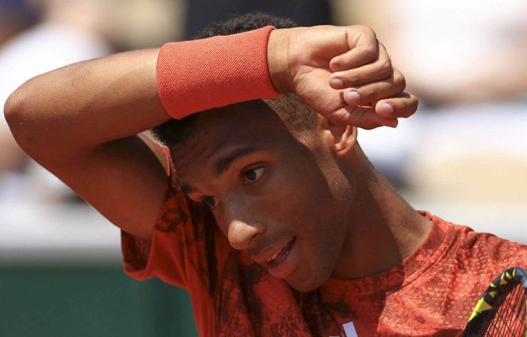 Félix Auger-Aliassime eliminated in the first round at Roland-Garros