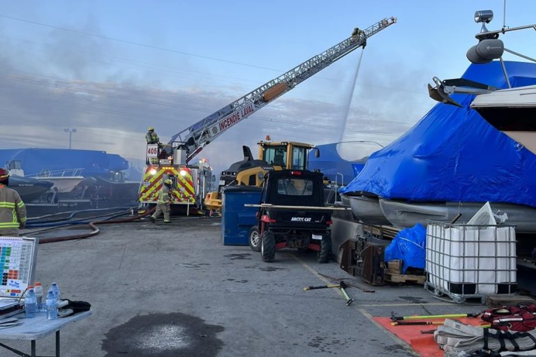 Fire in a marina in Laval, several boats damaged