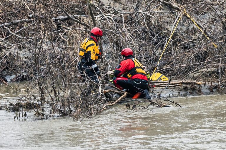 Floods in Charlevoix |  A minute of silence in the Commons for the two firefighters swept away by the waters