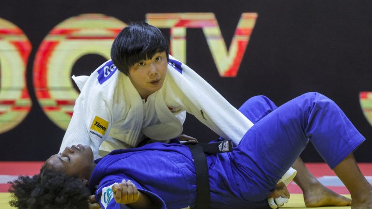 France in silver after losing to Japan in the mixed team event