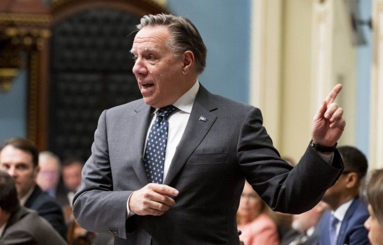 François Legault said July 1 “will be fine”, laments the opposition