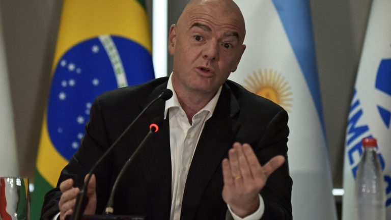 Gianni Infantino expresses his “full solidarity” with Vinicius, the Real Madrid player victim of racism