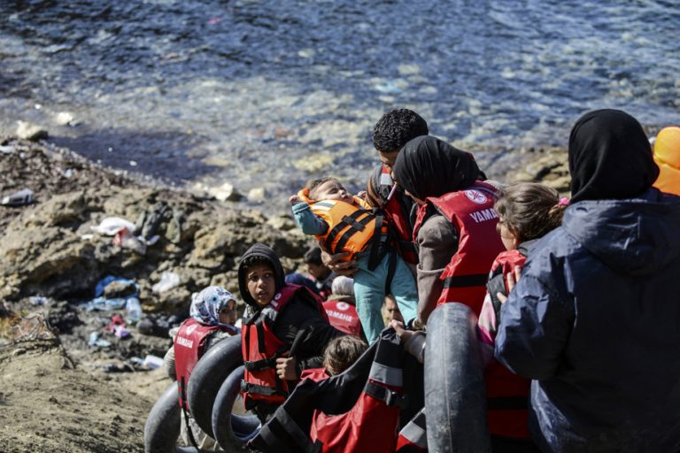 Greece abandons migrants at sea