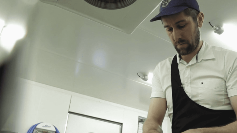 Guillaume Brabant opens a butcher shop with 100% local products