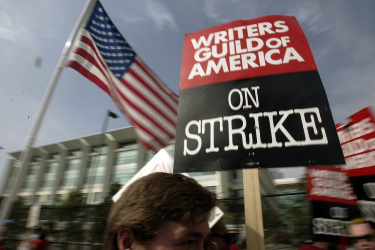 Hollywood |  American screenwriters are on strike