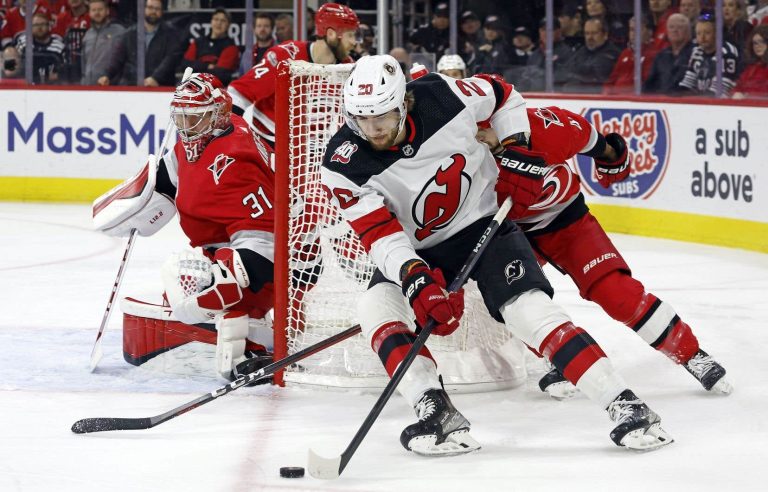 Hurricanes rule the roost against Devils, winning 5-1