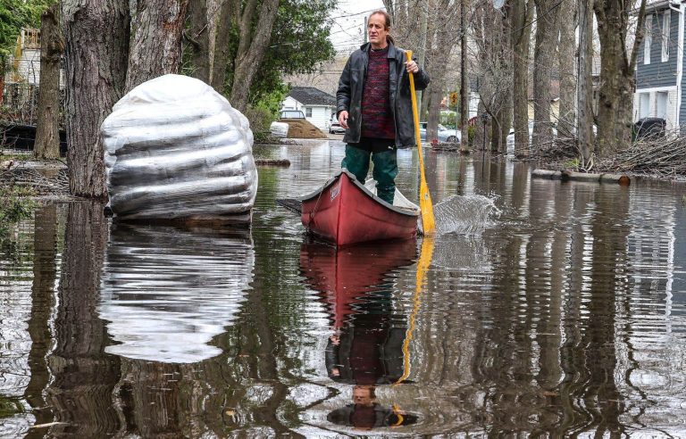 In Pierrefonds, leave or “fight” against the floods