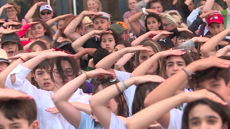 In Strasbourg, 1000 young people sing in choir to celebrate the 70th anniversary of the European Parliament