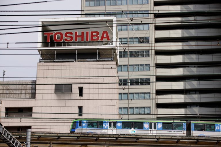 In the process of being acquired, Toshiba delivers disappointing forecasts