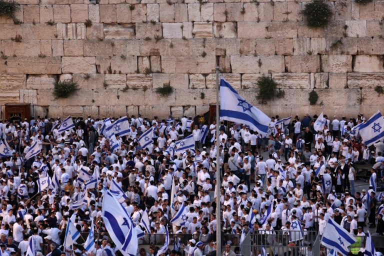 Jerusalem under tension |  Tens of thousands of Jews at the “March of the Flags”