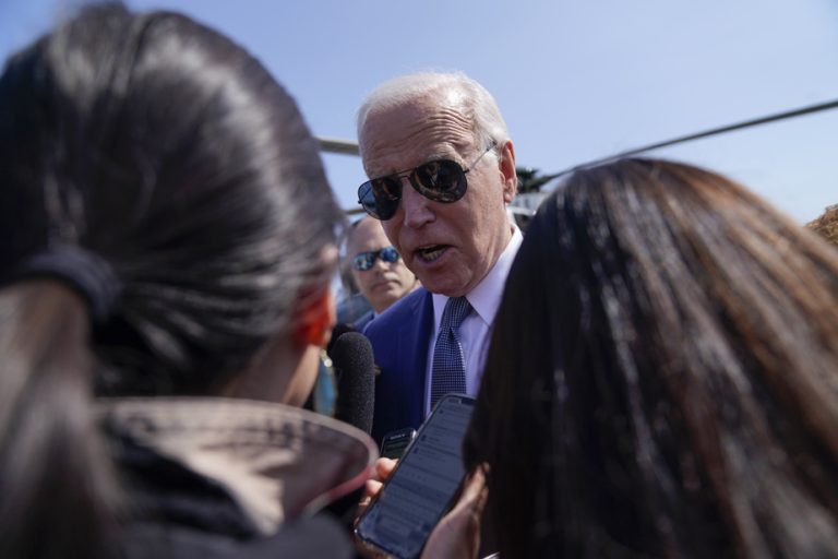 Joe Biden campaigning |  A political and financial battle