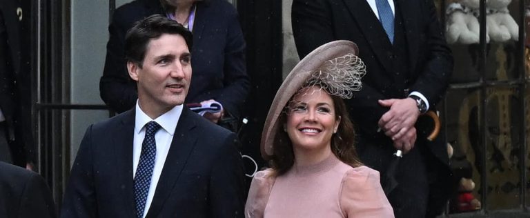 Justin Trudeau abandons the fleur-de-lis on the Canadian royal crown