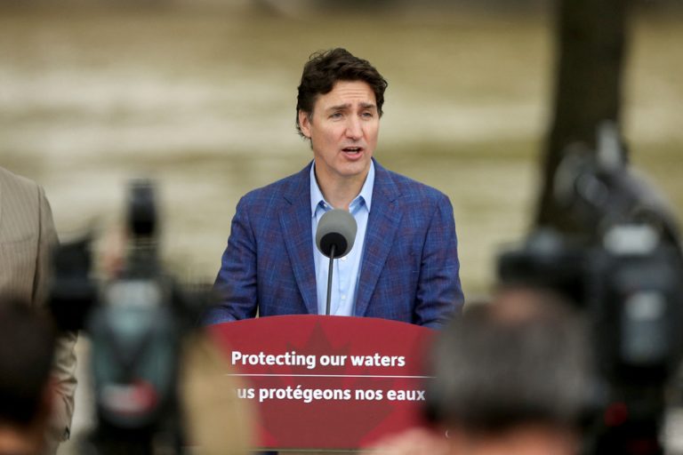 Justin Trudeau recommits to water law reform