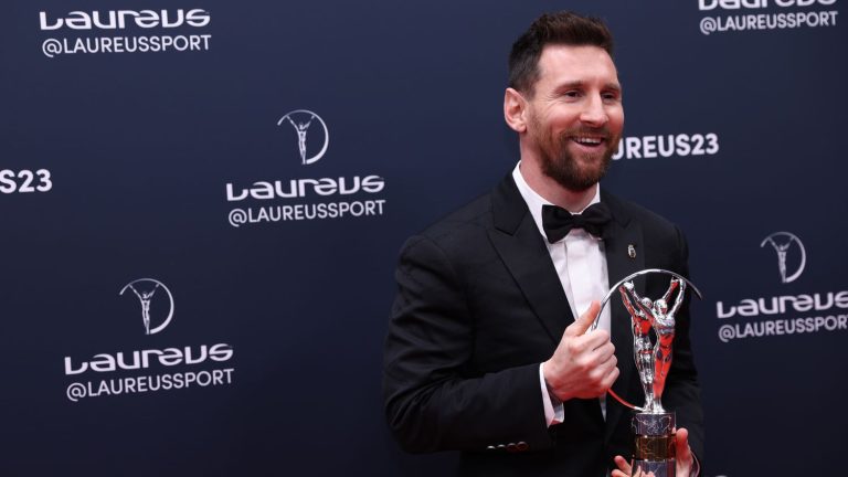 Lionel Messi receives award for his season without saying a word about PSG