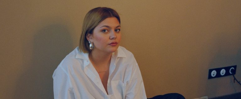 Louane launches her tour at the Francos de Montréal on June 14