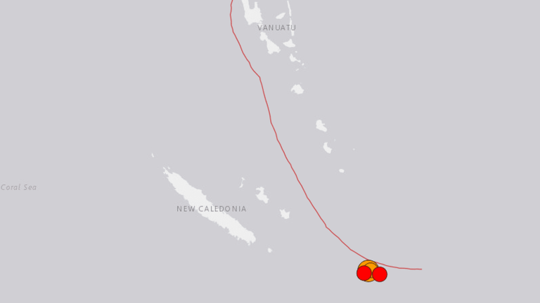 Magnitude 7.7 earthquake recorded in southeastern New Caledonia, tsunami warning triggered