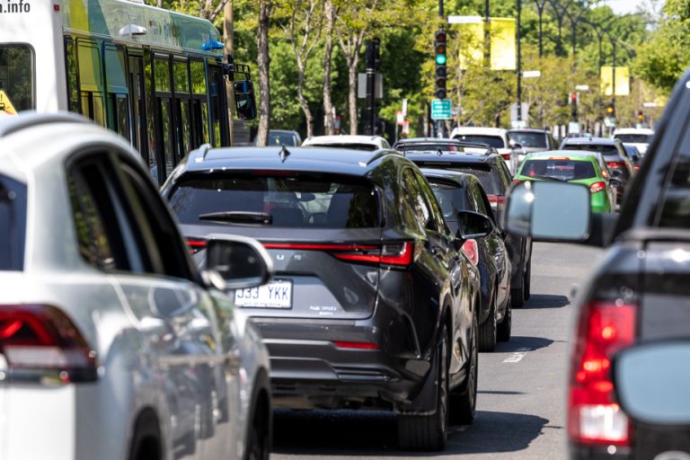 Major hindrances |  Traffic still very heavy on Sunday in Greater Montreal