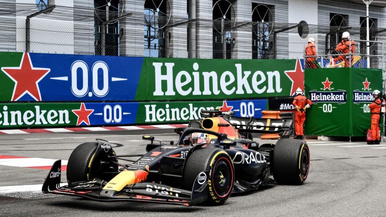 Max Verstappen in the lead ahead of Fernando Alonso… Follow the Monaco Grand Prix