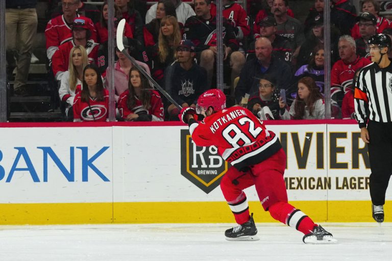 NHL playoffs |  Jesperi Kotkaniemi and the Hurricanes crush the Devils 6-1