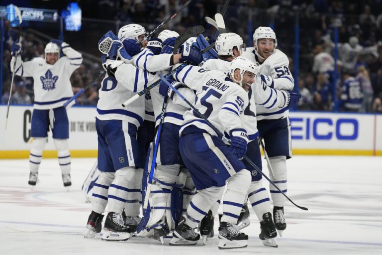 NHL playoffs |  Leafs set to face Panthers in second round