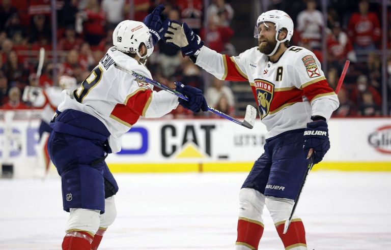 NHL playoffs: Panthers win Game 1 in fourth overtime