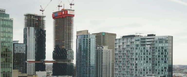 Offices in downtown Montreal are still struggling to fill up