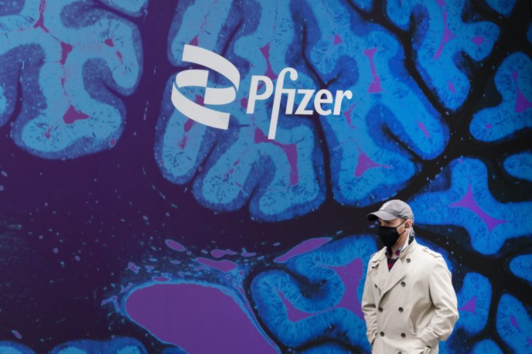 Pfizer beats forecast despite COVID-19 related sales decline