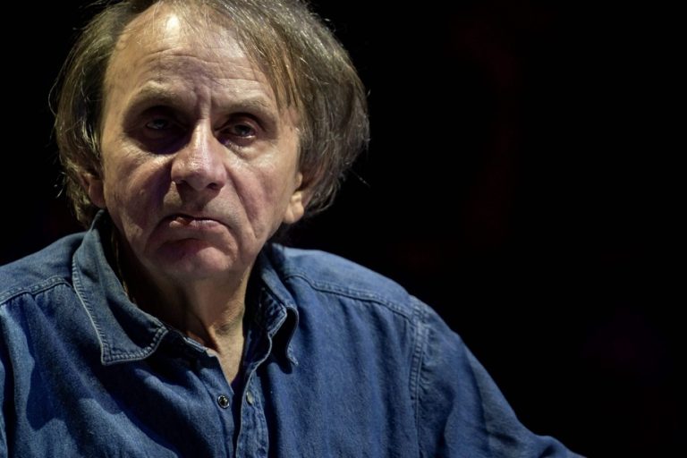 Pornographic film |  Michel Houellebecq says “not to have seen the danger”