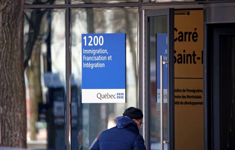 Refugees from Quebec are waiting while those from the rest of Canada are already there